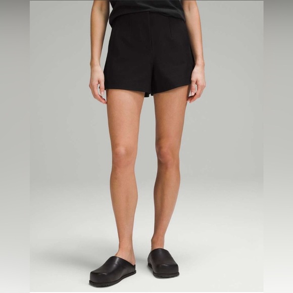 🍋 Lululemon Utilitech Relaxed-Fit High-Rise Short 3.5
